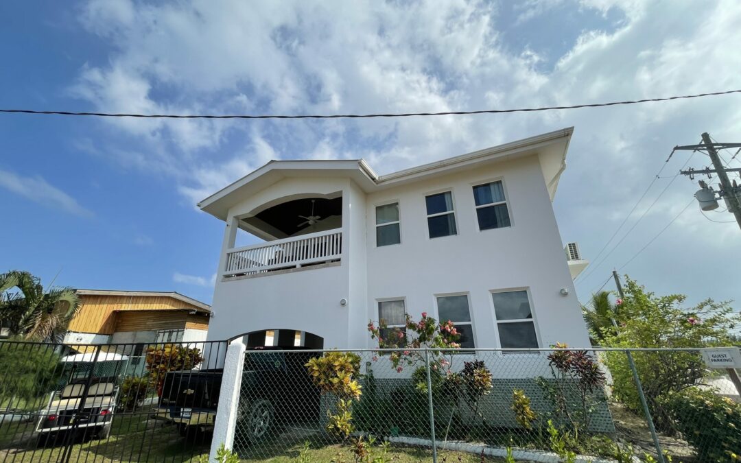 Holiday / Income Property Close to Placencia Village